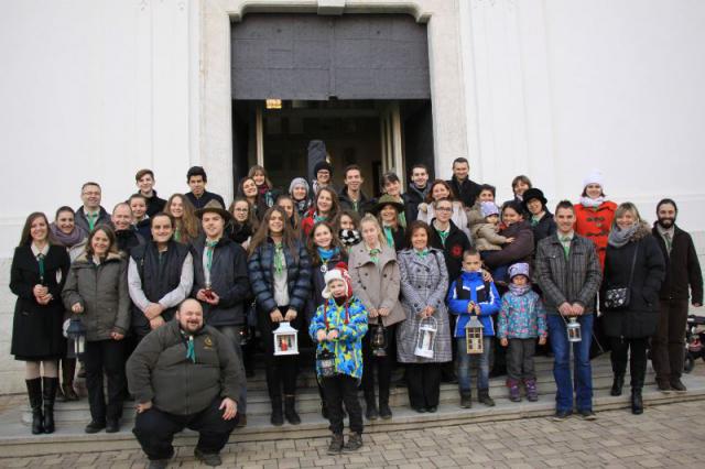 Központi lángátadó résztvevői Komáromban (fotó: SZMCS)
